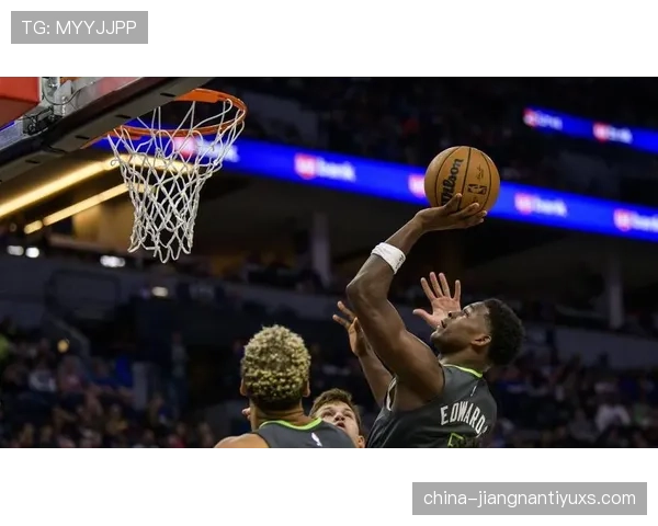 巴克利篮下强打效率超哈基姆，拉开内线得分差距