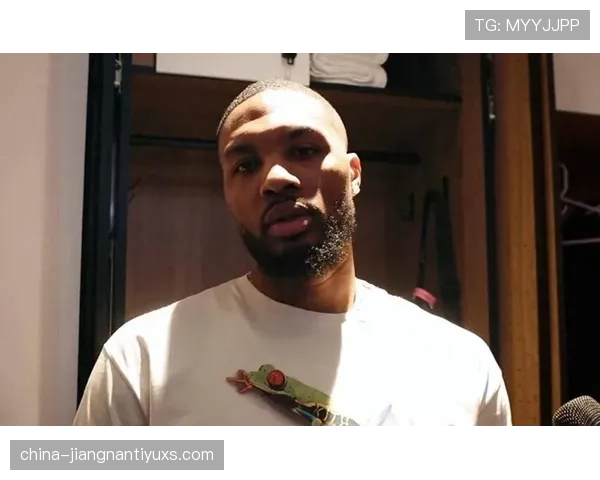 利拉德单打拉开差距，连续关键得分主导球队节奏