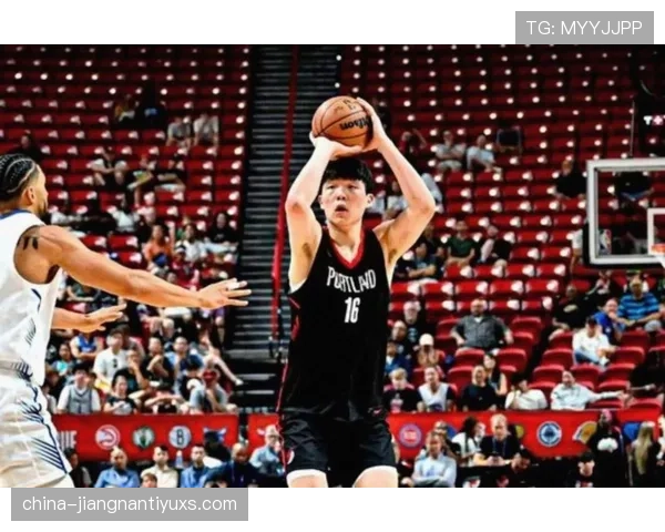 杨瀚森在挡拆中制造对位，较上季内突效率提升