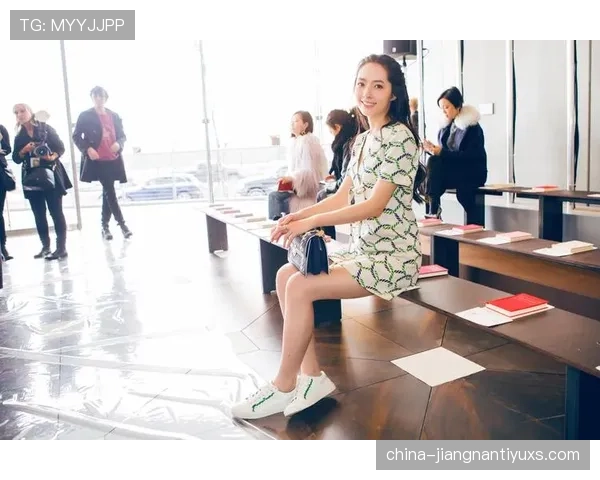 郑思维比赛结束直接换运动鞋逛街，这画风也太随性了吧？